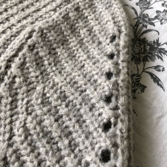 Oversized Knit Turtle Kneck - Picture 3 of 4